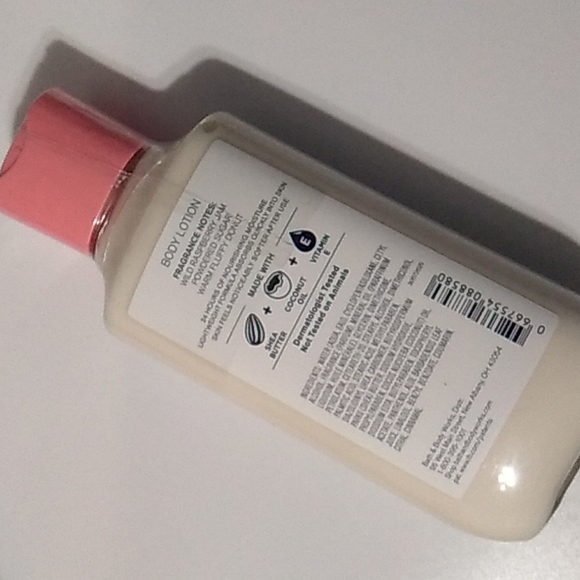 Bath & Body Works Raspberry Jam Donut Lotion - Picture 3 of 5